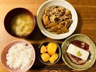 鶏と豚と野菜のおかず。お弁当。結婚20周…