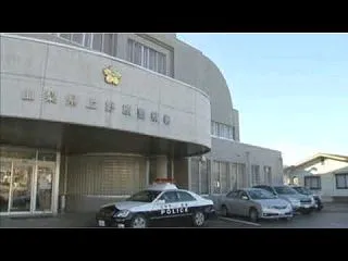 【山梨】軽自動車から降りた男性…車のドア…