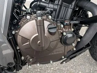 油冷単気筒エンジンで