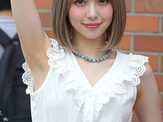 【AI腋フェチ画像】アッシュブロンドのA…
