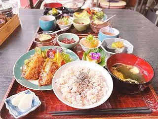 【カフェギャラリー茶蔵】西大寺の人気スポ…