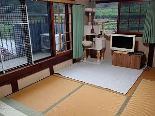 とらぞー隔離部屋。