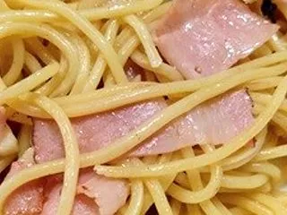 今日は簡単にペペロンチーノ