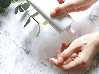 【手荒れ】ハンドクリームを塗っても追いつ…