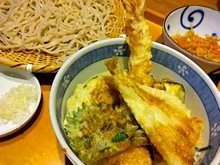 広島駅ビル「カイセンマート」で天丼と蕎麦…