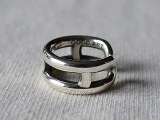 指元に男のこだわりと遊び心を。「Ciga…