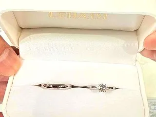 婚約指輪と結婚指輪をお受け取りいただきま…