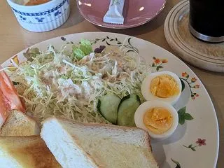 今日もトーストモーニングで昼食(^o^)