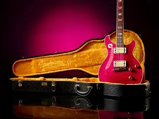 B’z松本孝弘の新ギターは鮮烈なピンク！…