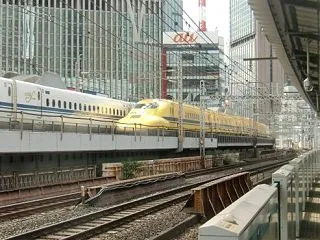 有楽町でドクターイエローに逢いました、夕…