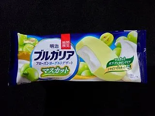 明治 ブルガリア フローズンヨーグルトデ…