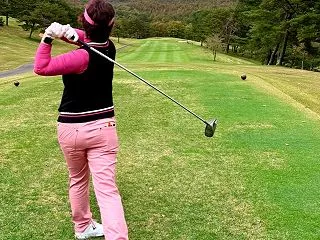 本日ゴルフにつき
