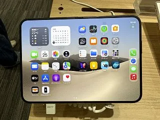 アップル初の折りたたみスマホ、iPhon…