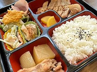 洋食屋 キッチン DON 日替わり弁当(…