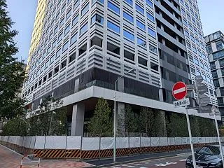 野村不動産日本橋本町ビル、1階部分も見え…