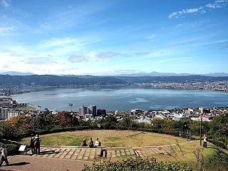 ★立石公園から諏訪湖を見おろす 2026