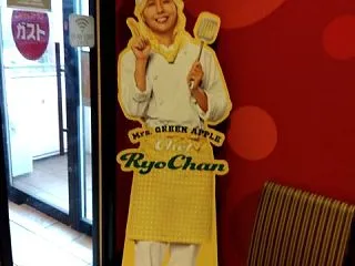 ガスト＆ミセスのりょうちゃんコラボで店内…