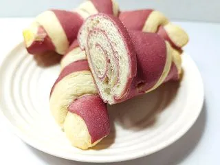 ７プレミアム クロワッサン おいもクリー…
