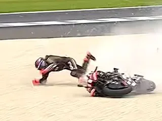 ホルヘ・マルティン、スプリントで転倒。ク…