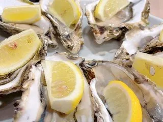 飲み歩き～上野の煮込みから水道橋で牡蠣食…