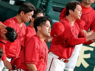 カープ10人戦力外もコーチ陣の報道ゼロ『…