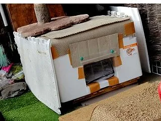 冬用の新しいニャンハウス設置完了