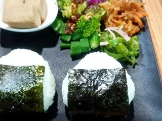 土曜に届いた4つの小箱 何も分からない主…