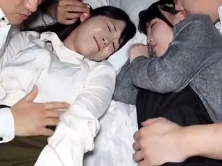 【ハメ撮り】泥酔させられた美少女OL達！…
