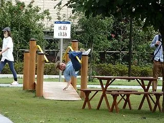 歩くより手すり足かけ逆さまに（ヤオコーみ…