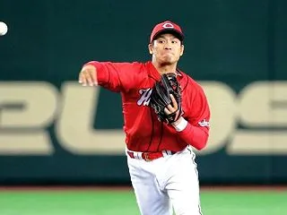 田中広輔の殺人スライディングで被害者の後…