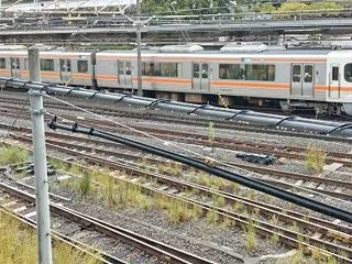 小窓からの列車見放題