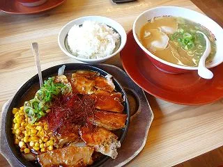 ラーメン横綱さんで、ボリューム満点のラン…