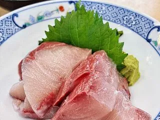 徳島屈指の有名店、百名店のびんび家へ