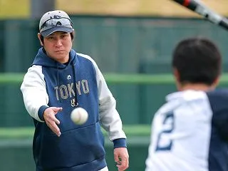 川端氏一軍打撃コーチ・山崎氏一軍外野守備…