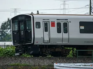 817系 普通列車 V522＜伊賀屋－神…