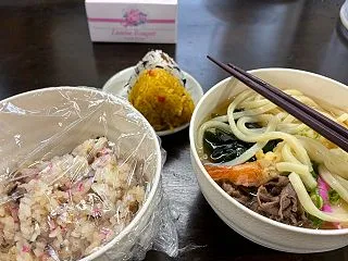 うどんとおにぎり