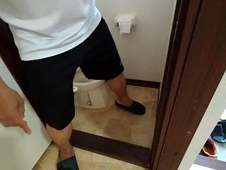 何故かトイレの床が抜けそうになる問題発生…