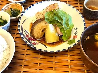野菜たっぷりヘルシーランチ！新上木食堂さ…