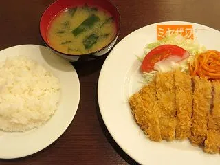 銀座 みやざわ Aランチ（豚肩ロースカツ…