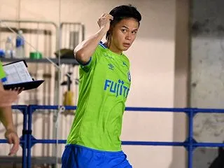 湘南ベルマーレ 小野瀬康介選手 栃木シテ…