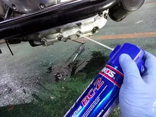 シャドウのエンジン下回り清掃とウィンカー…