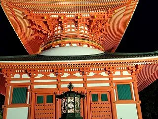 高野山④夜の壇上伽藍ライトアップ