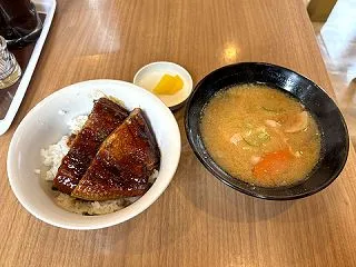 旭川 お食事の店【すず】で定食・丼もの＆…
