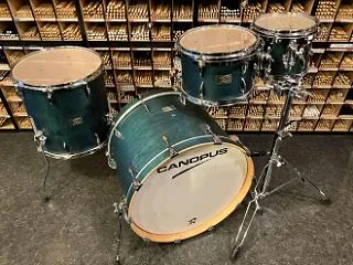 試奏室のドラムセットにCANOPUSの[…