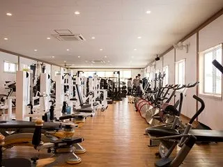 妻の手のしびれ、マッサージの次は「体を動…