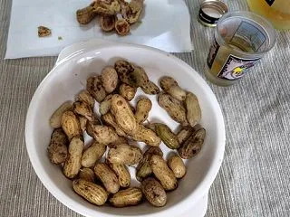 昼間から飲みに行く予定が大雨で