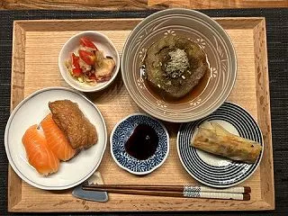 【サーモンのにぎり寿司】10月25日のご…