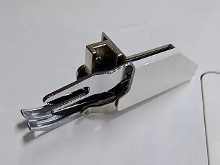 宝の持ち腐れ ミシンの付属品にこんなのあ…
