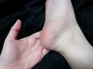 【踵痛の症状が出るタイミンングや場所から…