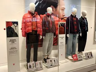 もう冬物？10月西安ユニクロで、ヒートテ…